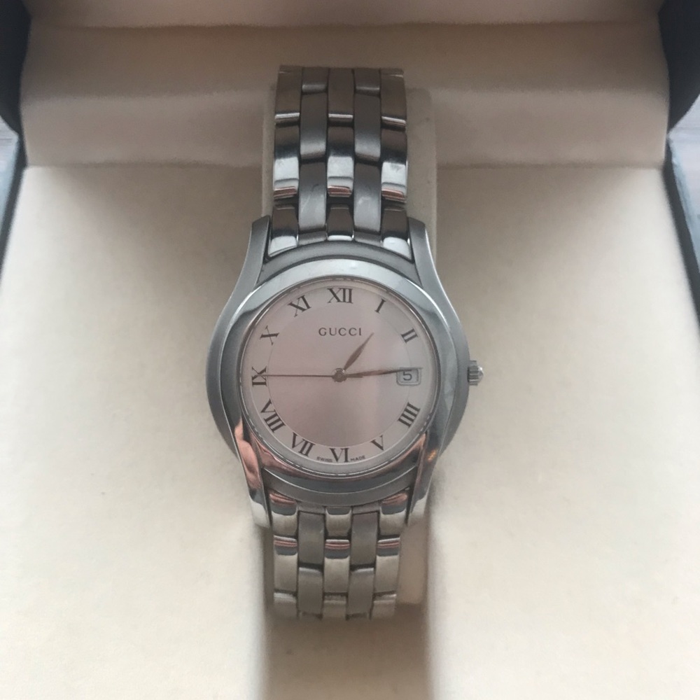 Men’s Gucci Watch in excellent condition!!
